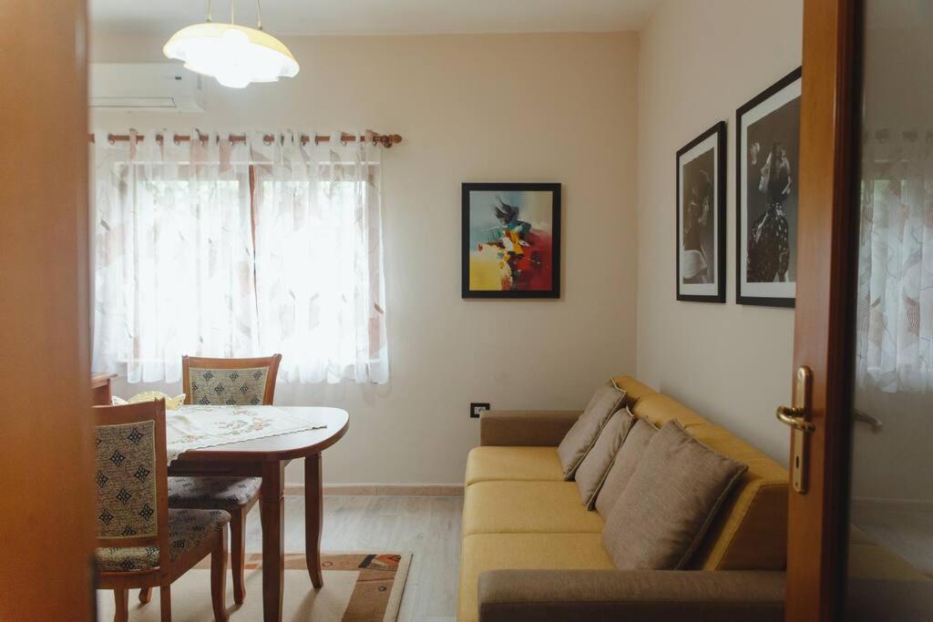 Rare Durres Apartment With Private Parking & Garden Durrës Exterior foto