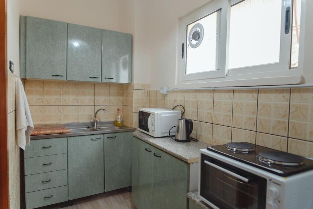 Rare Durres Apartment With Private Parking & Garden Durrës Exterior foto
